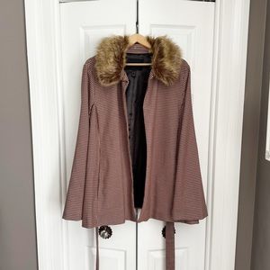 Faux fur cape / jacket